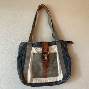 Denim tote with style